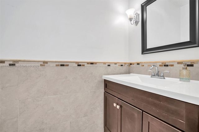 219 Landings Blvd, Weston, FL 33327