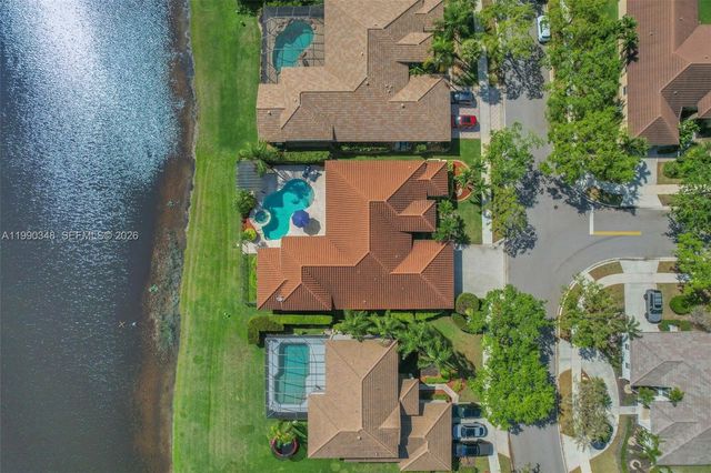 219 Landings Blvd, Weston, FL 33327