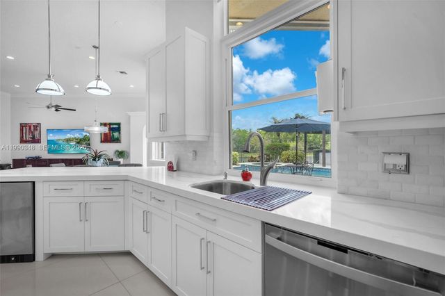 219 Landings Blvd, Weston, FL 33327