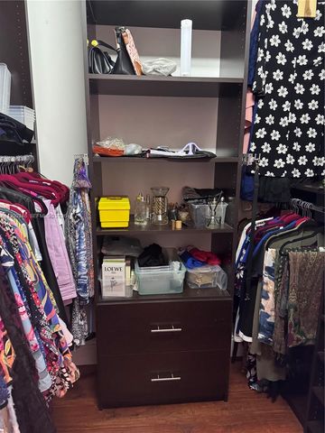 219 Landings Blvd, Weston, FL 33327