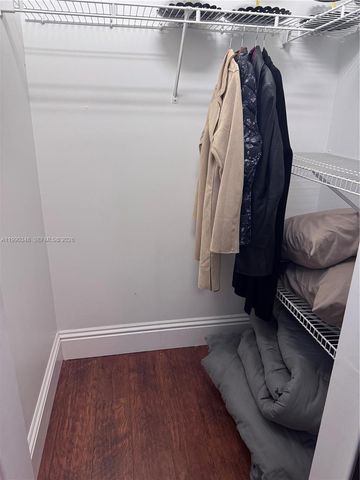 219 Landings Blvd, Weston, FL 33327