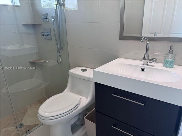 219 Landings Blvd, Weston, FL 33327