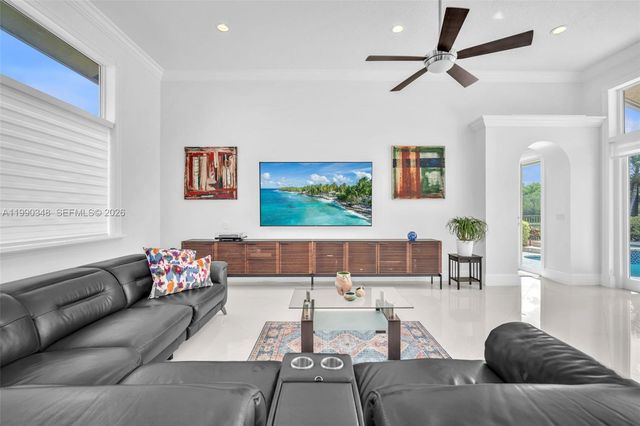 219 Landings Blvd, Weston, FL 33327