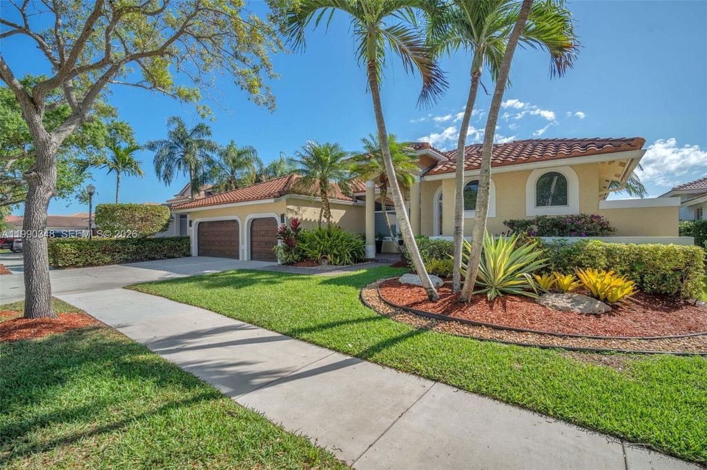 219 Landings Blvd, Weston, FL 33327