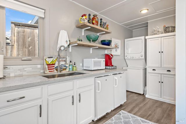 9 Sandy Beach Rd, Vallejo, CA 94590