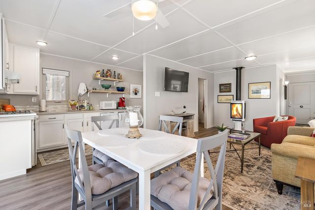 9 Sandy Beach Rd, Vallejo, CA 94590