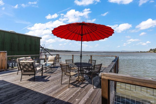 9 Sandy Beach Rd, Vallejo, CA 94590