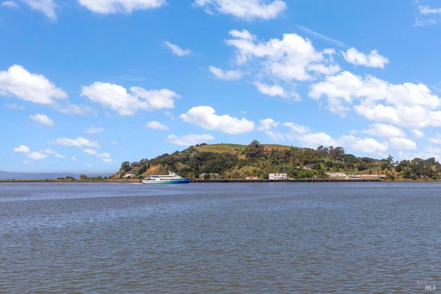 9 Sandy Beach Rd, Vallejo, CA 94590