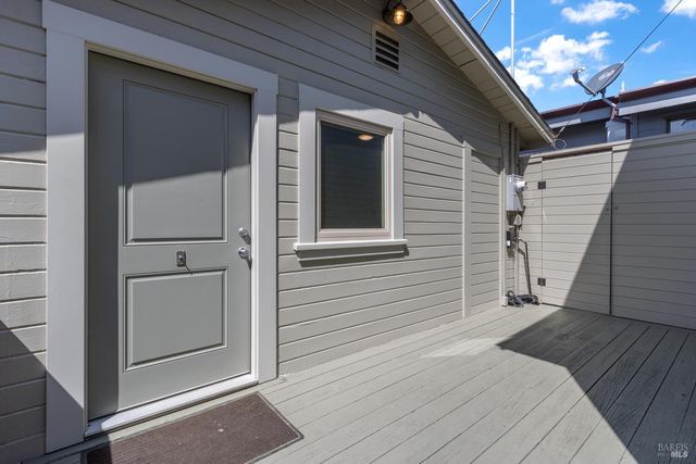 9 Sandy Beach Rd, Vallejo, CA 94590