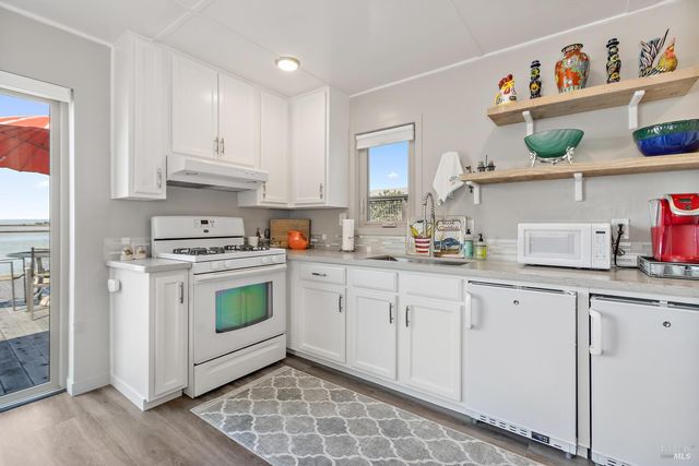 9 Sandy Beach Rd, Vallejo, CA 94590