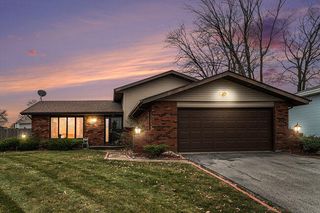 4019 W 76th Lane, Merrillville, IN 46410