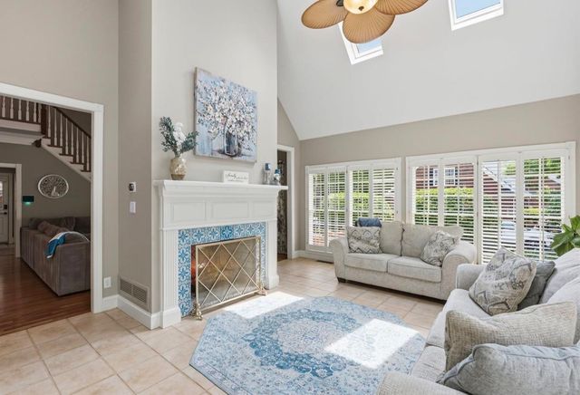 110 W Woodglen Road, Spartanburg, SC 29301