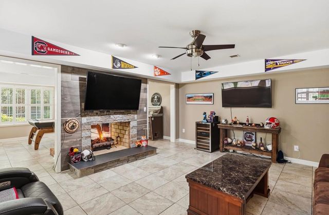 110 W Woodglen Road, Spartanburg, SC 29301