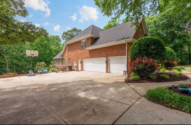110 W Woodglen Road, Spartanburg, SC 29301