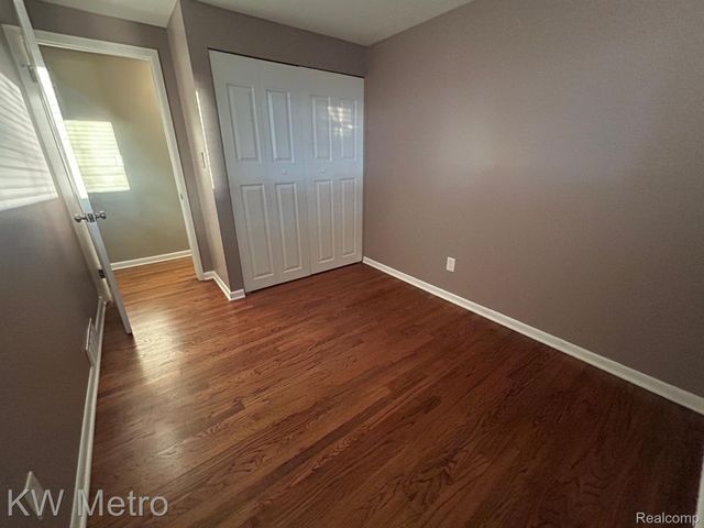 1210 KENILWORTH, Clawson, MI 48017