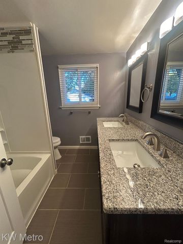 1210 KENILWORTH, Clawson, MI 48017