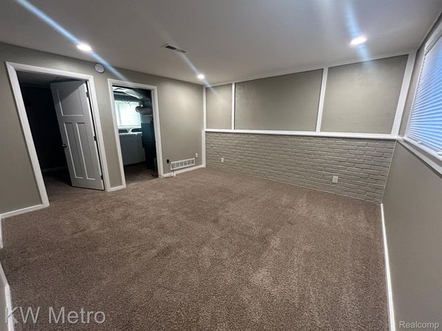 1210 KENILWORTH, Clawson, MI 48017