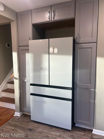 1210 KENILWORTH, Clawson, MI 48017