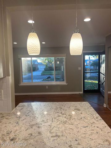 1210 KENILWORTH, Clawson, MI 48017