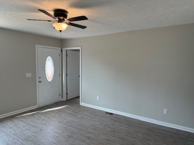 3336 Oak Grove Rd, Decherd, TN 37324