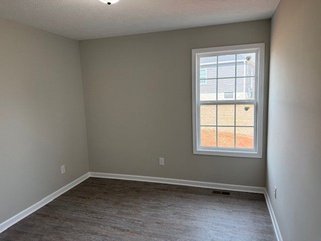 3336 Oak Grove Rd, Decherd, TN 37324