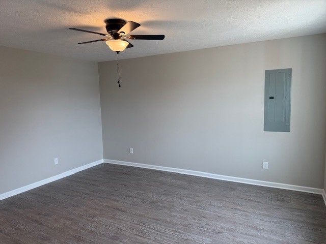 3336 Oak Grove Rd, Decherd, TN 37324