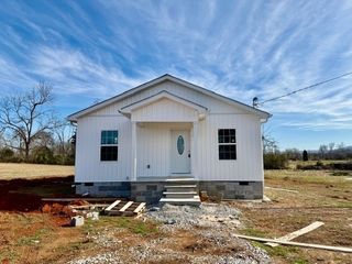 3336 Oak Grove Rd, Decherd, TN 37324