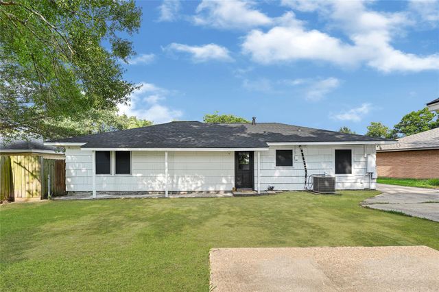 2703 Ammons Street, Baytown, TX 77521