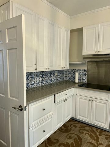 208 E Avenue Avenue, Fort Pierce, FL 34950