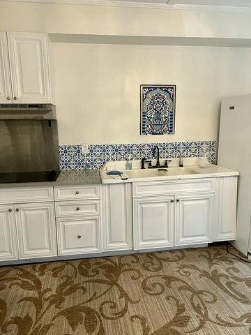 208 E Avenue Avenue, Fort Pierce, FL 34950