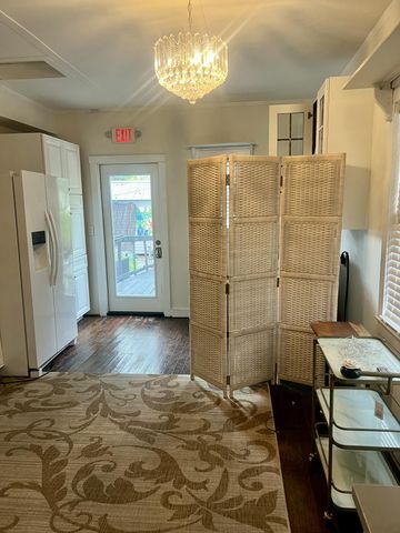 208 E Avenue Avenue, Fort Pierce, FL 34950