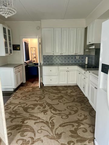 208 E Avenue Avenue, Fort Pierce, FL 34950