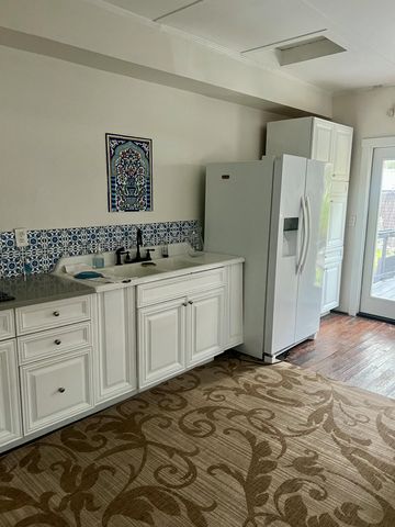 208 E Avenue Avenue, Fort Pierce, FL 34950