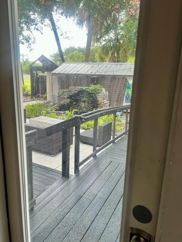 208 E Avenue Avenue, Fort Pierce, FL 34950