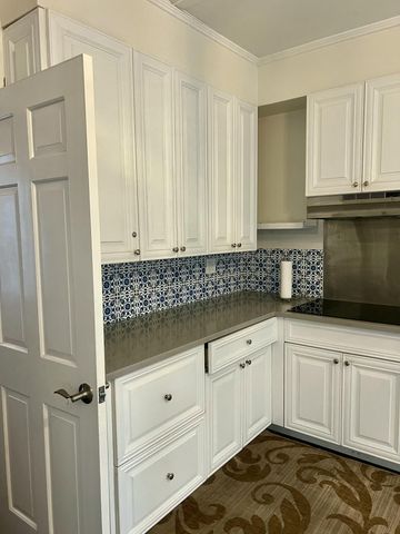 208 E Avenue Avenue, Fort Pierce, FL 34950