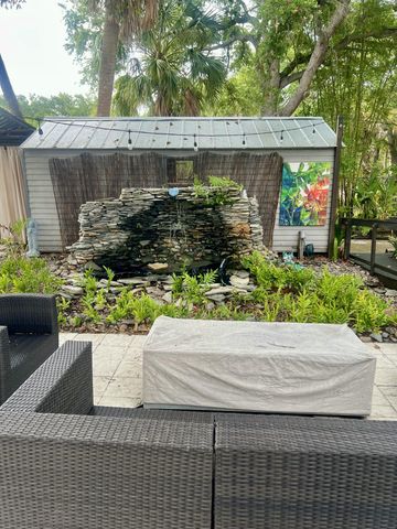 208 E Avenue Avenue, Fort Pierce, FL 34950