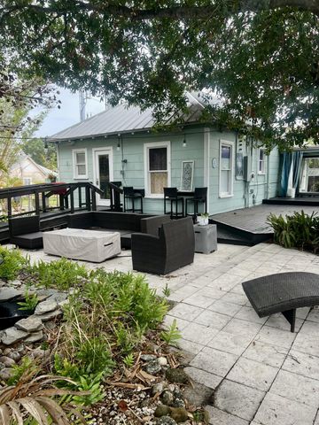 208 E Avenue Avenue, Fort Pierce, FL 34950