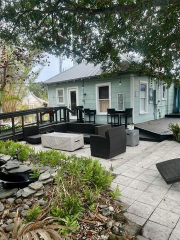 208 E Avenue Avenue, Fort Pierce, FL 34950
