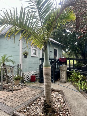 208 E Avenue Avenue, Fort Pierce, FL 34950
