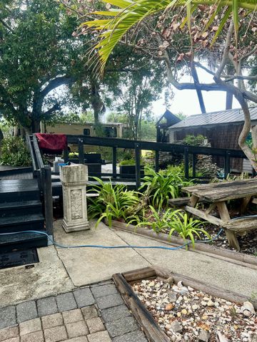 208 E Avenue Avenue, Fort Pierce, FL 34950