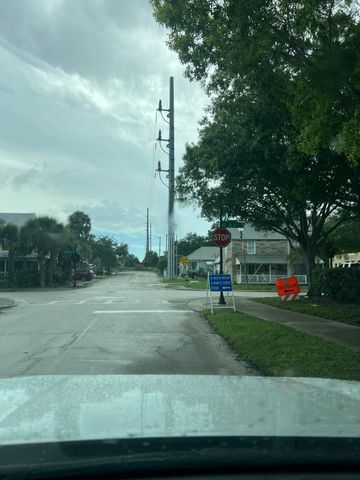 208 E Avenue Avenue, Fort Pierce, FL 34950