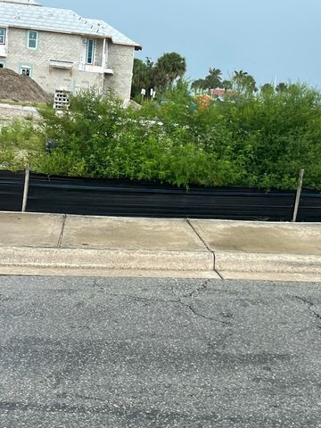 208 E Avenue Avenue, Fort Pierce, FL 34950