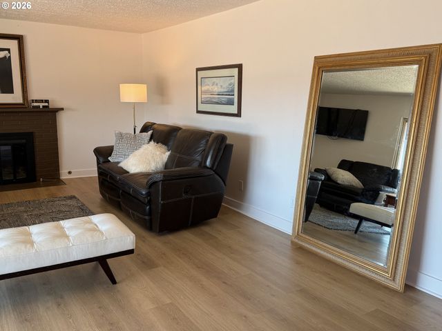 750 1ST St, Lake Oswego, OR 97034