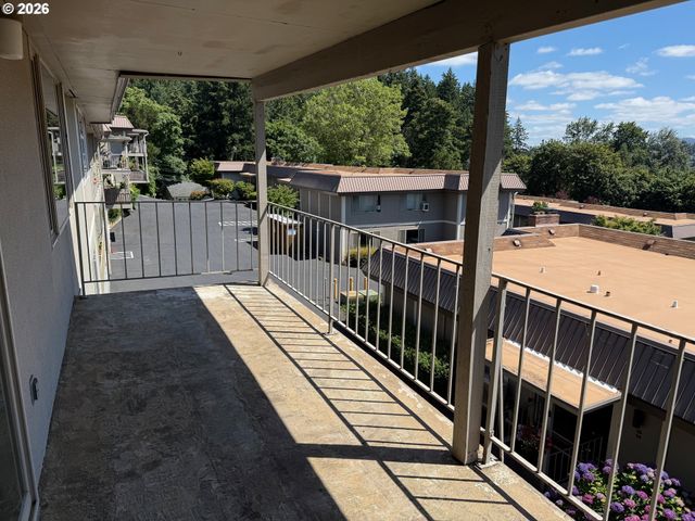 750 1ST St, Lake Oswego, OR 97034
