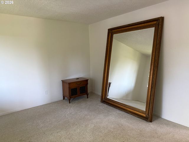 750 1ST St, Lake Oswego, OR 97034