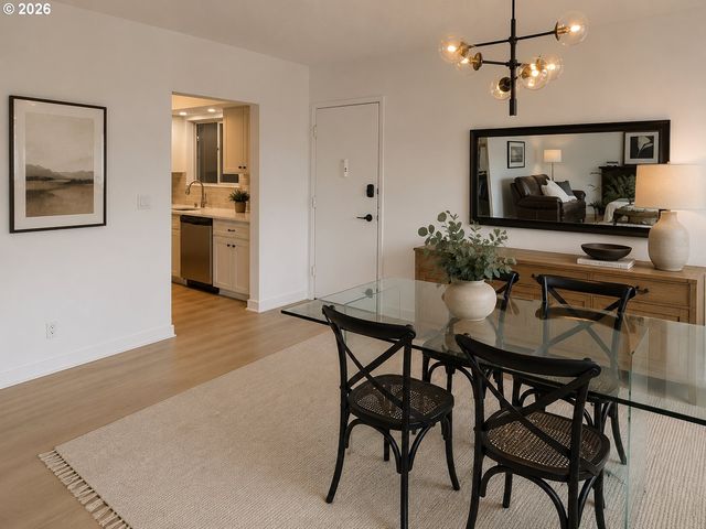 750 1ST St, Lake Oswego, OR 97034
