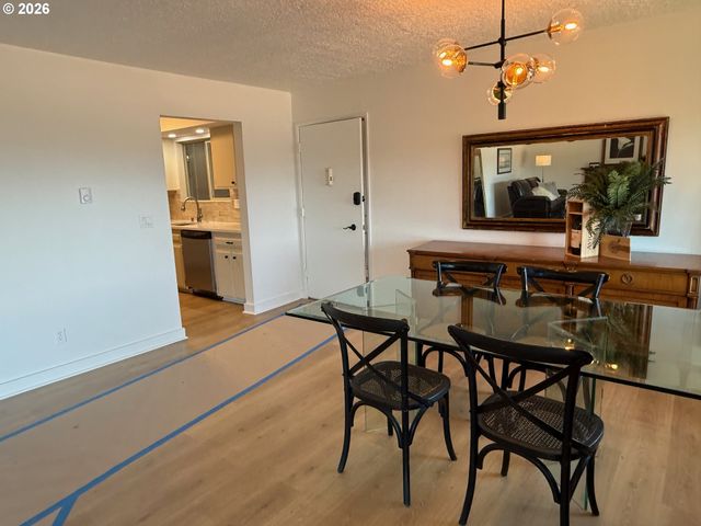 750 1ST St, Lake Oswego, OR 97034