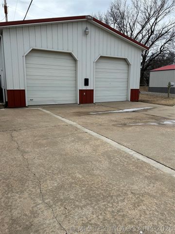 1541 W Harris Road, Muskogee, OK 74401