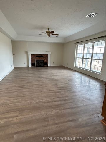 1541 W Harris Road, Muskogee, OK 74401