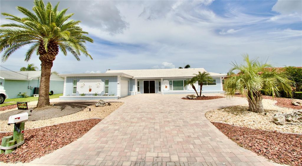 Image 2 of property listing at 5339 BOWLINE BEND, New Port Richey, FL 34652